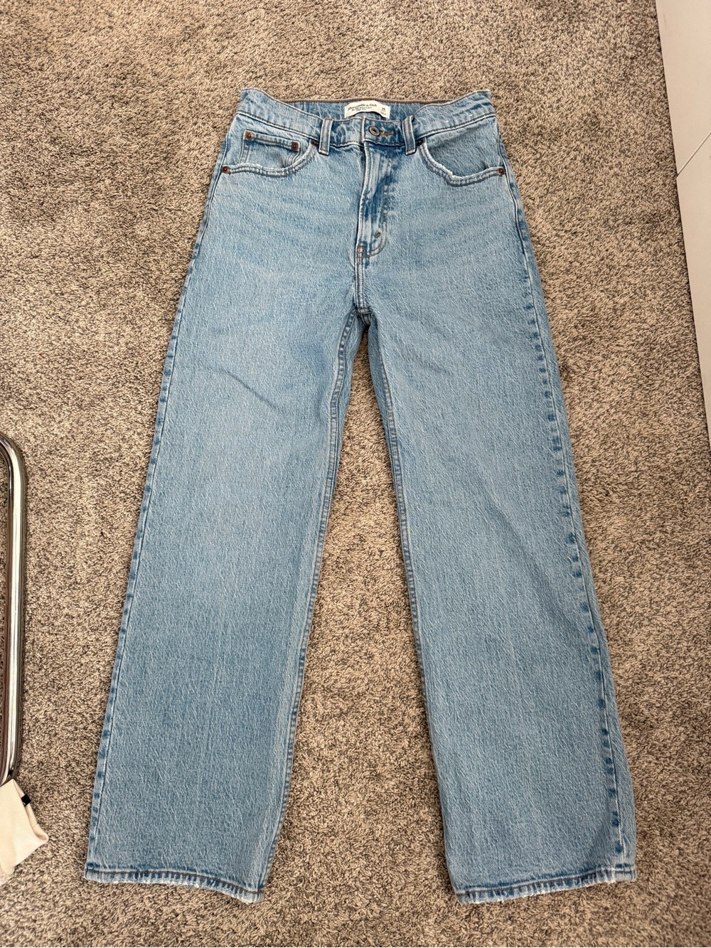 Abercrombie 90s relaxed high rise jeans size 26 short